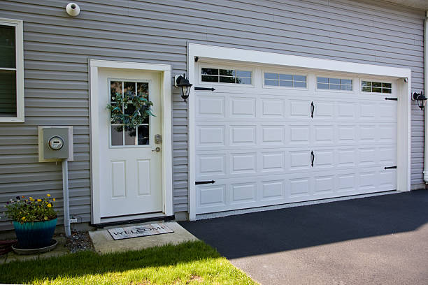 24/7 Emergency Garage Door Panel Replacement experts in Battle Ground, WA